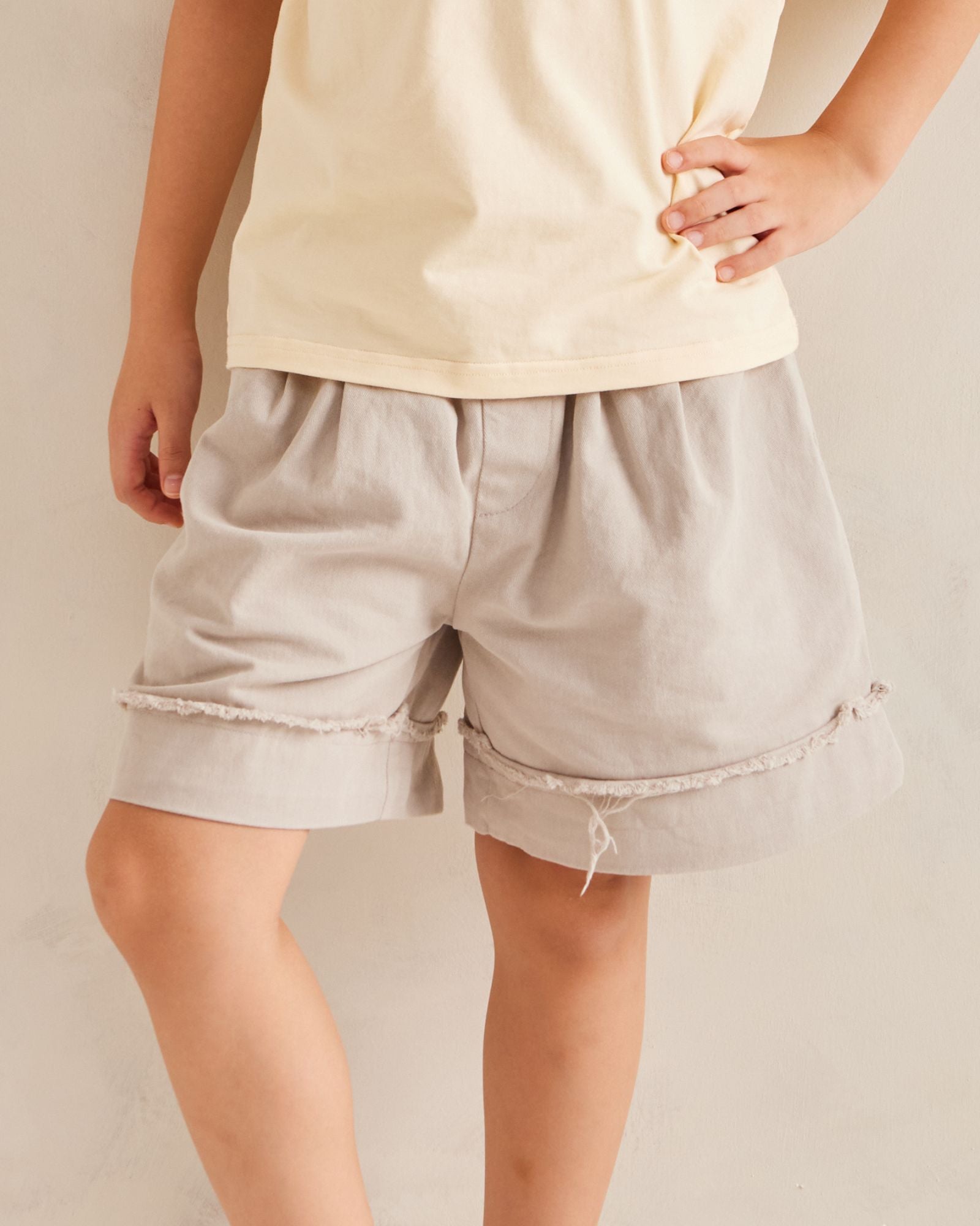 Online-exclusive: Grey Cuffed Shorts
