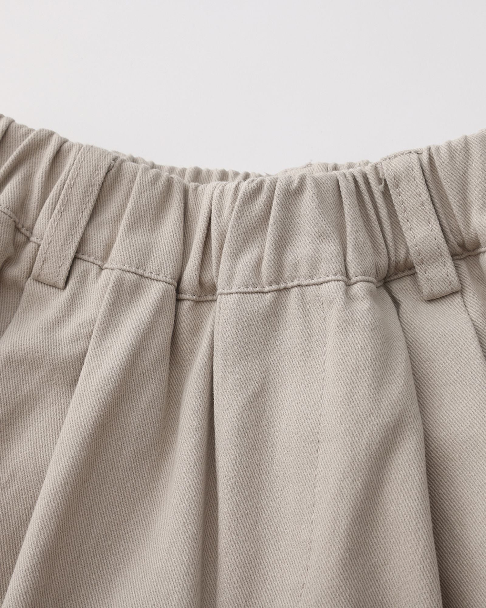 Online-exclusive: Grey Cuffed Shorts