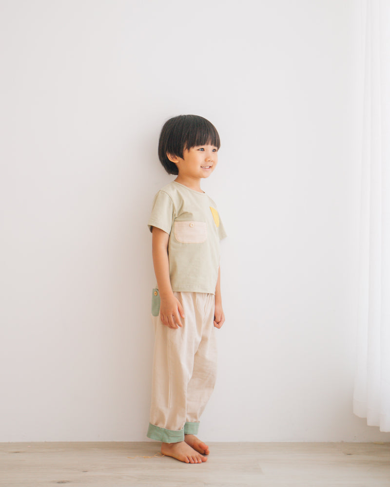 Boys kids clothing multi-pocket green playful tee for 2-7 years old. cotton made.