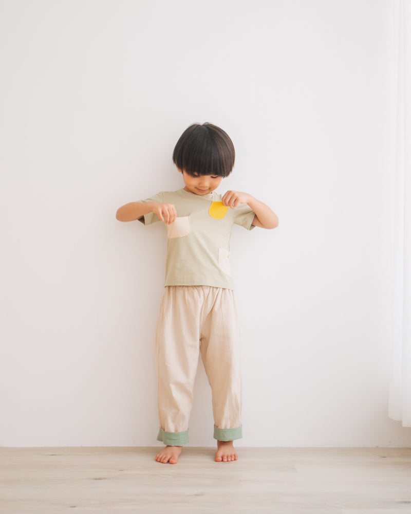 Boys kids clothing multi-pocket green playful tee for 2-7 years old. cotton made.
