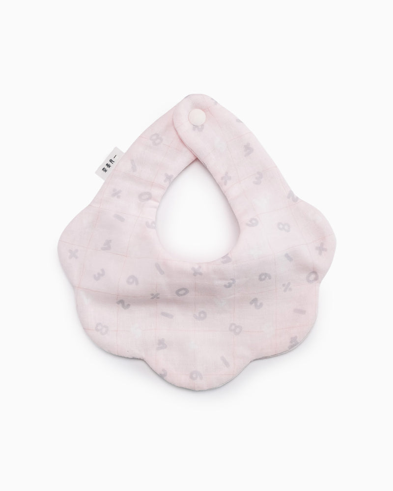 hand-made in Japan, double gauze cotton, pink cloud-shaped baby bib. Perfect for babies and newborn gifting for 0-24 months old.